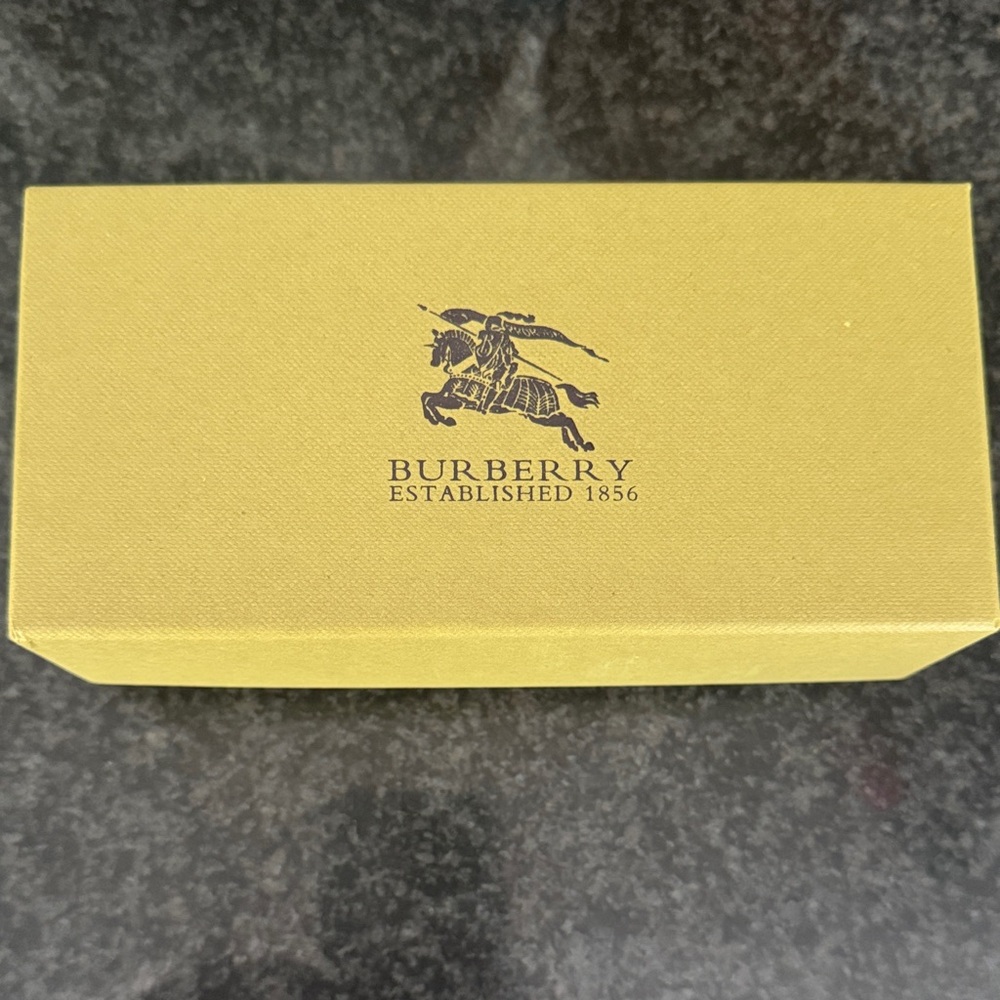 Burberry box